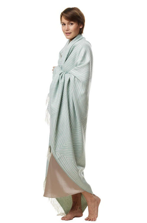 Kuscheldecke ENCASA aus 100% Alpaka