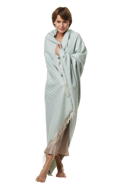 Kuscheldecke ENCASA aus 100% Alpaka