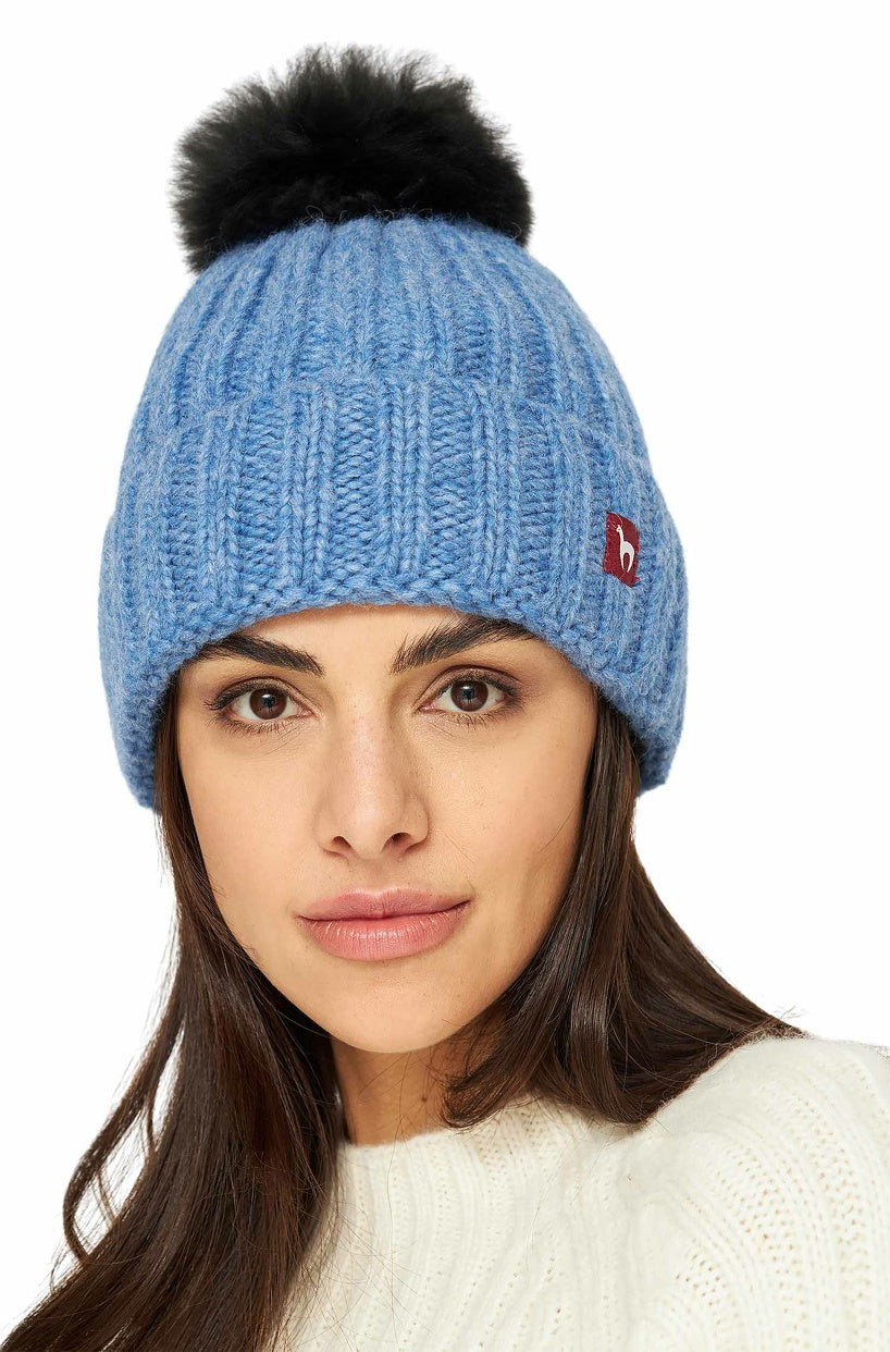 Mütze BIANCA mit Bommel mit 70% Alpaka und 23% Merino sky blue one-size von Apu Kuntur