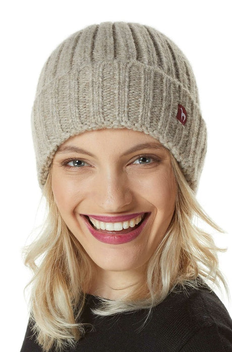 Mütze BIANCA mit 70% Alpaka und 23% Merino sand one-size von Apu Kuntur