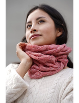 Ringschal HADIA mit 55% Alpaka und 26% Merino rosa von Apu Kuntur
