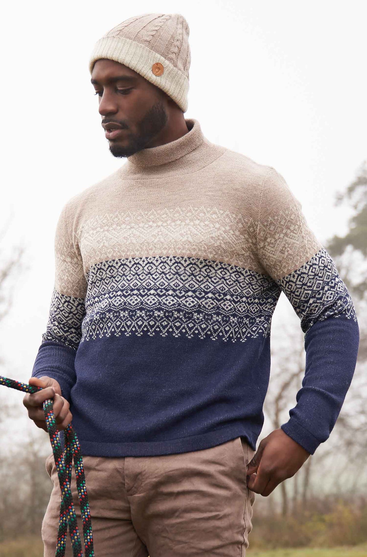 Rollkragen Pullover CARLOS aus 100% Alpaka blau sand von Apu Kuntur