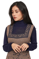 Damen Rollkragen Pullover MADAI aus 70% Alpaka und 30% Seide von Apu Kuntur