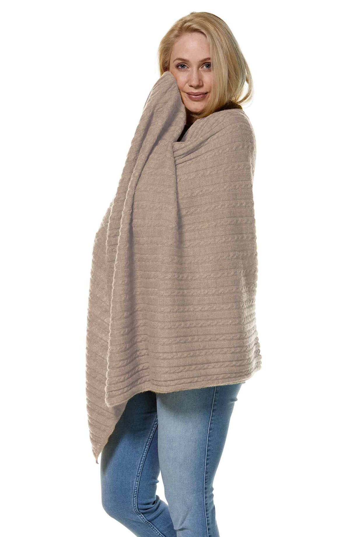 Schal/Reisedecke SUAVE aus 100% Alpaka sand one-size von Apu Kuntur