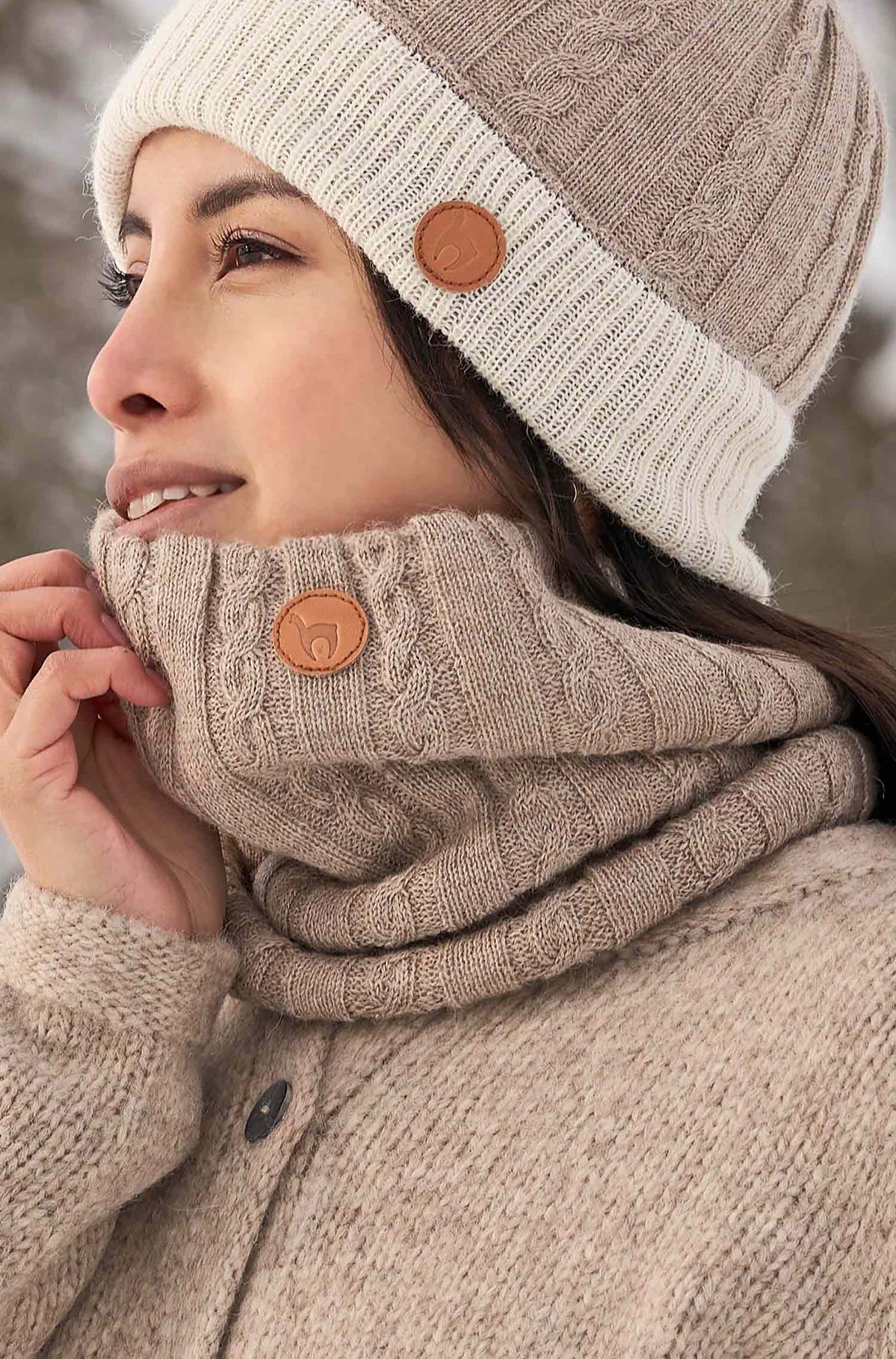 Schal SUAVE aus 100% Alpaka sand one-size von Apu Kuntur